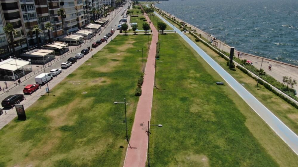 İzmir Kordon'da 'Sıcak' Sessizlik