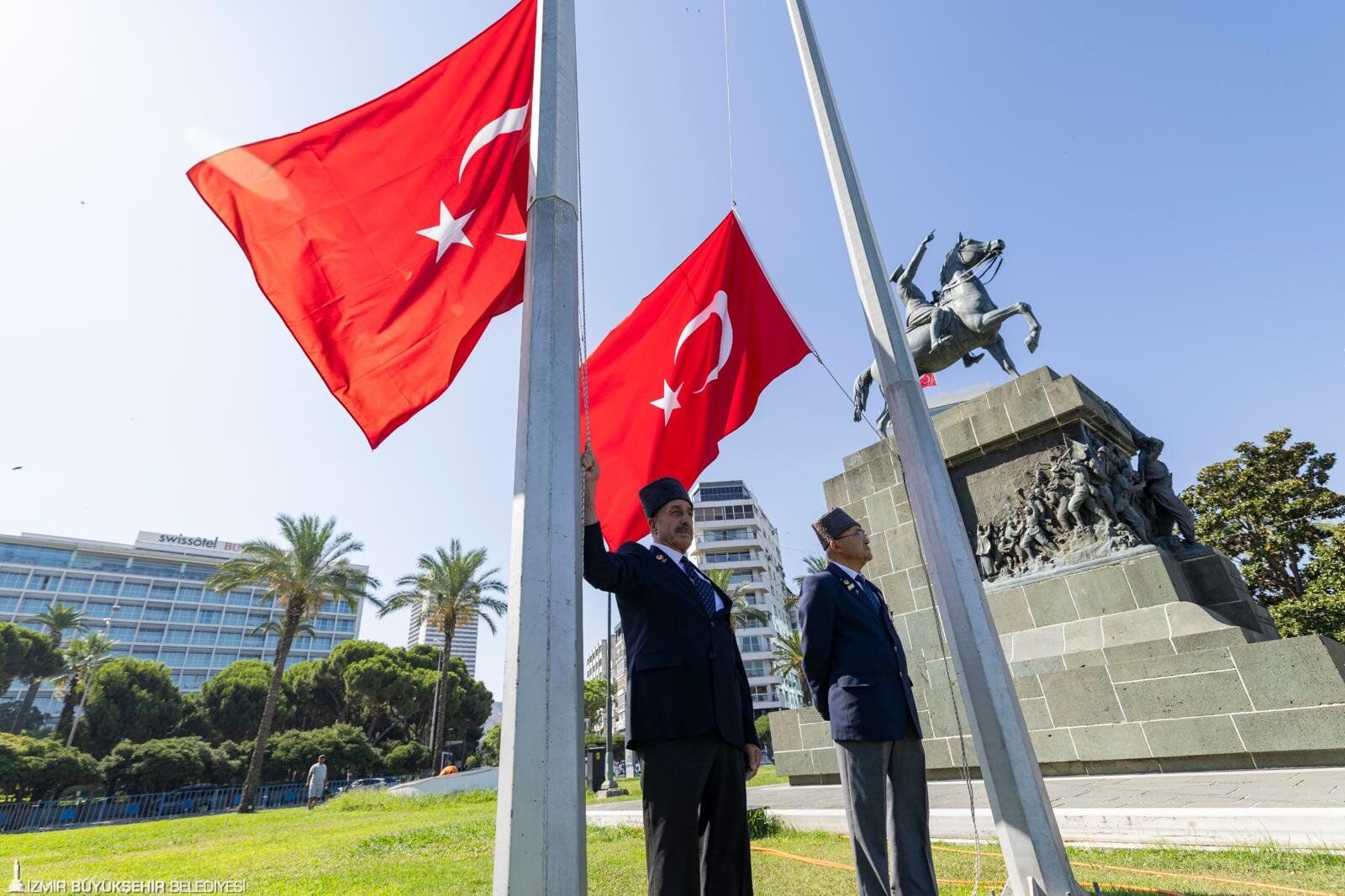 İzmir'de 20 Temmuz Barış Ve Özgürlük Bayramı Törenle Kutlandı (2)