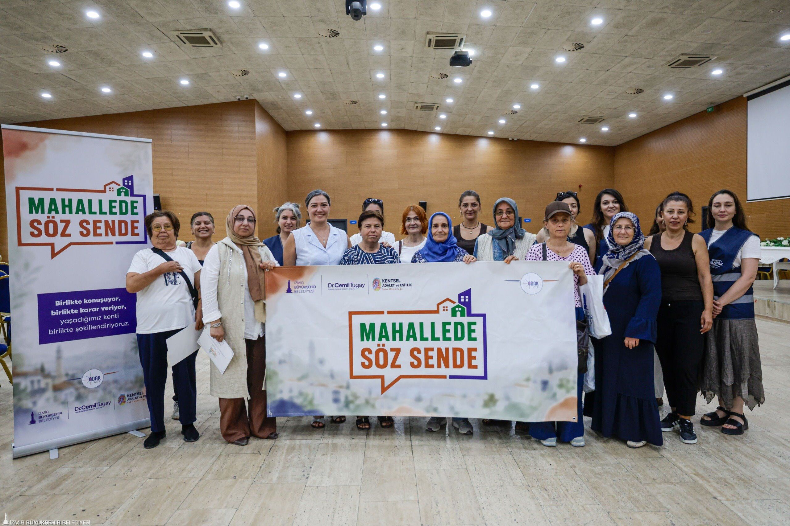 İzmir'de 'Mahallede Söz Sende' Buluşmaları Sürüyor (1)-1