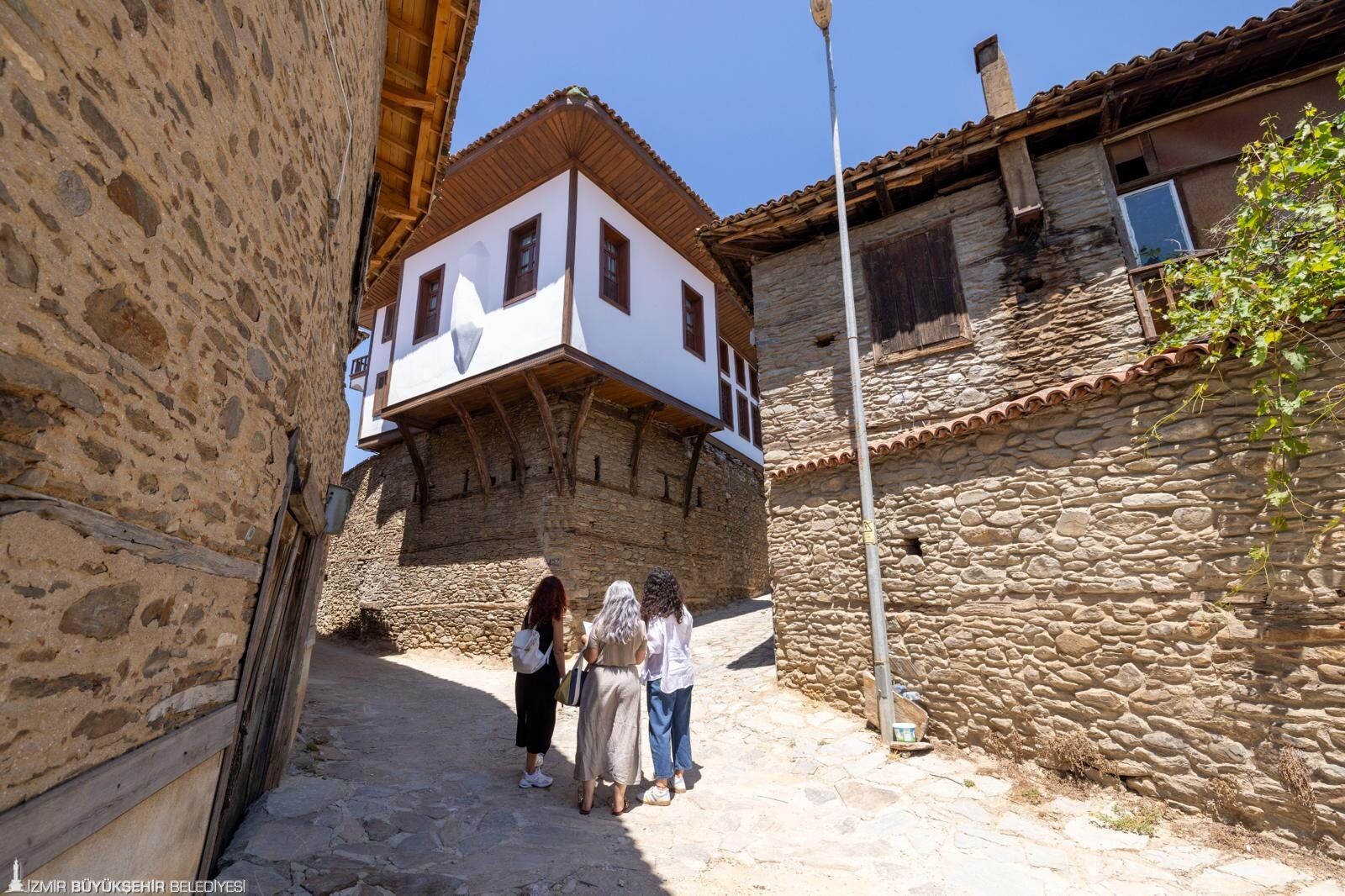 İzmir'in Tarihi Mirası Kudeb Güvencesinde 29 Ilçede Uzman Denetimi Sürüyor (3)