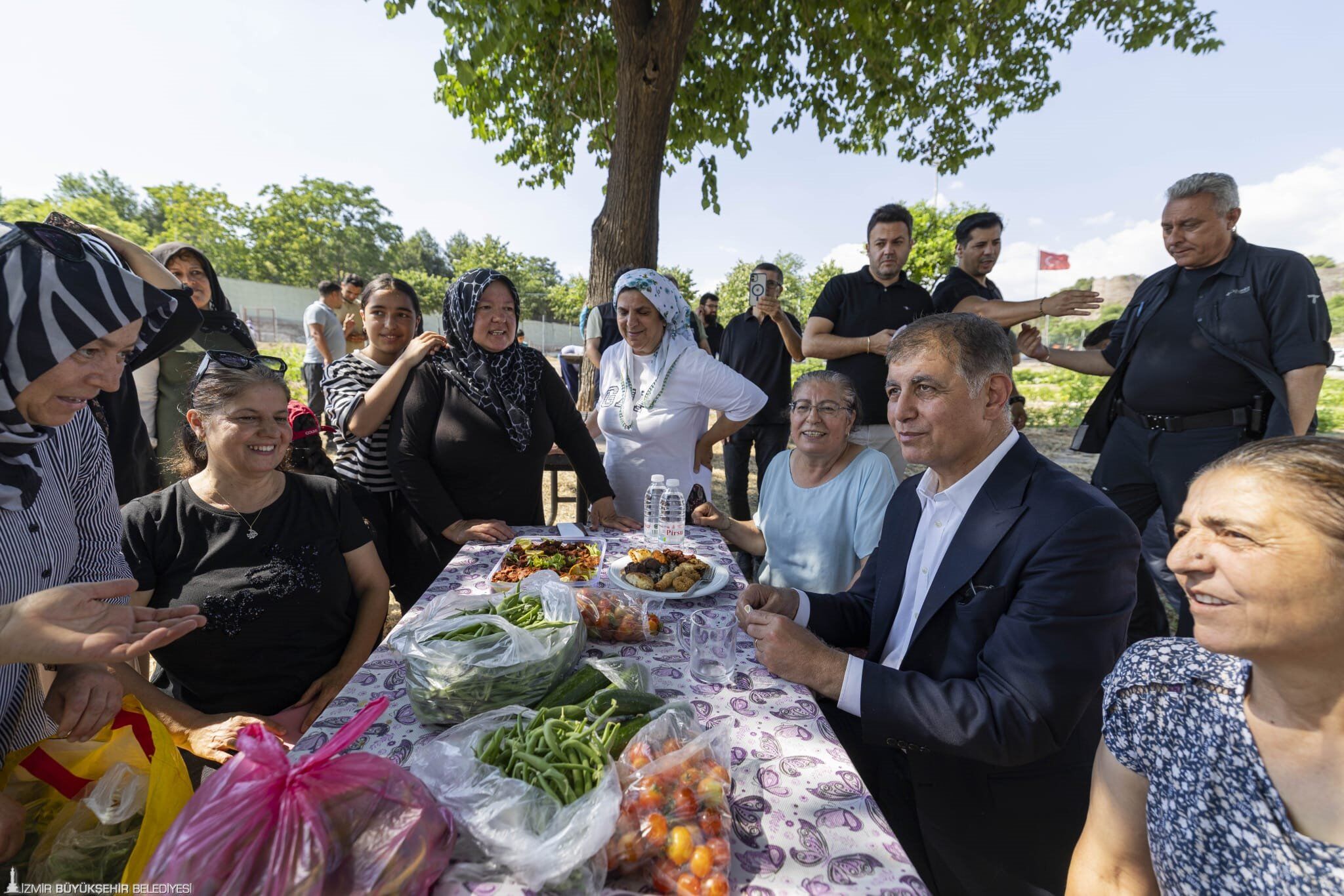 Kadifekale'de Çocuklar Istedi, Tugay 'Ne Gerekiyorsa Yapılacak Dedi! (2)