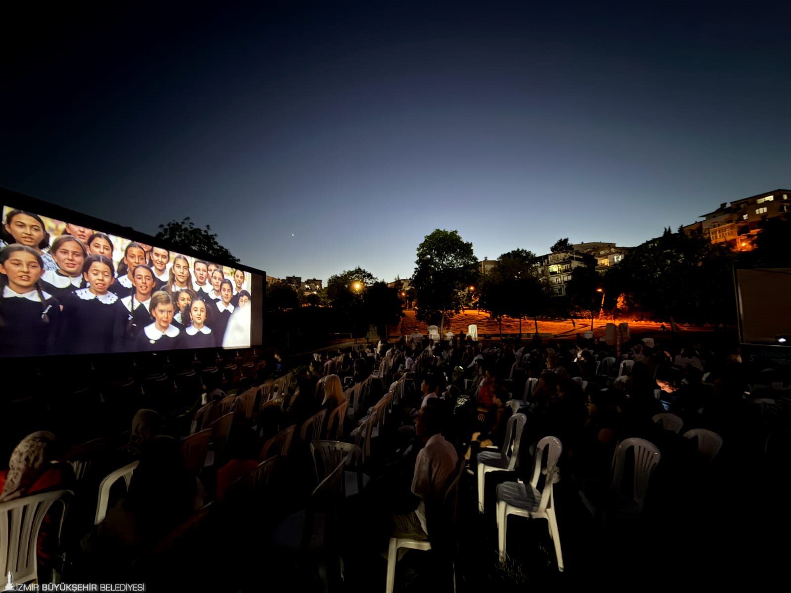 Karabağlar'da Açıkhava Film Keyfi3