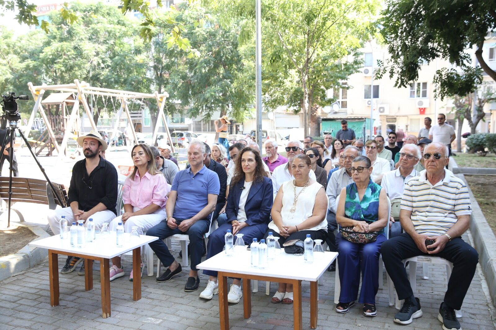 Karşıyaka'da Metin Altıok Anısına Anlamlı Mural Açıldı (1)