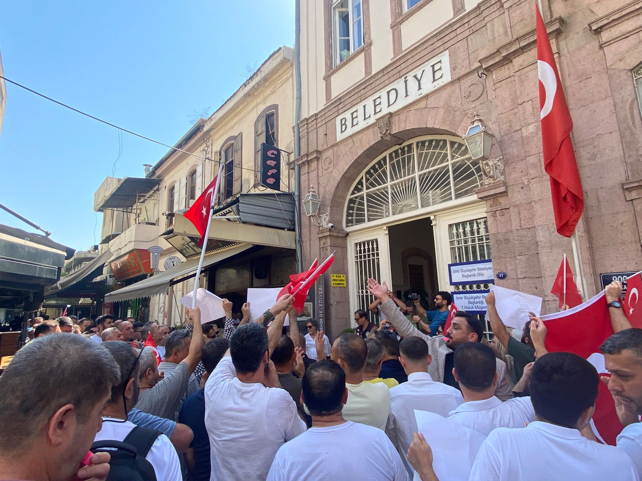 Kemeraltı Esnafını Bitiriyorlar! Tabut Protestoydu Yakında Biri Kendini Gerçekten Asacak! (4)