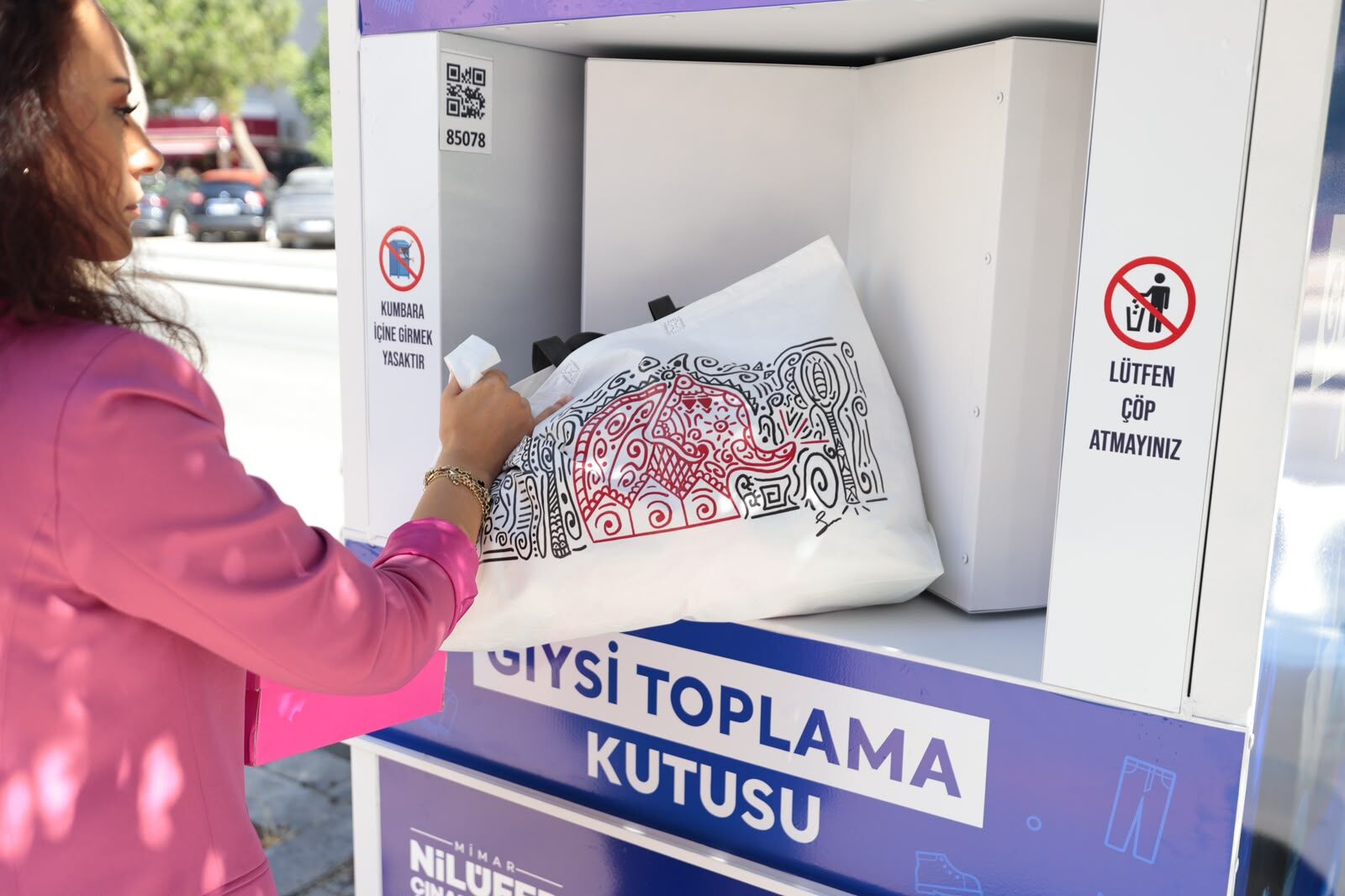 Konak'ta Çevre Seferberliği Eski Giysiler Çöpe Değil Geri Dönüşüme.. (2)