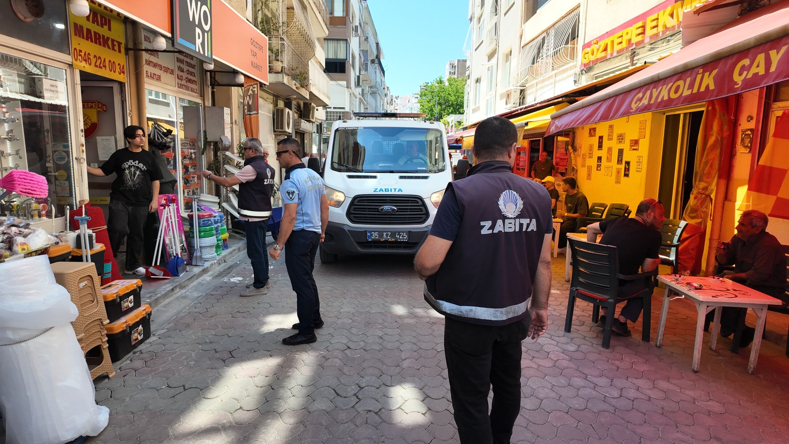 Konak'ta Kaldırım Işgaline Sıkı Denetim (3)