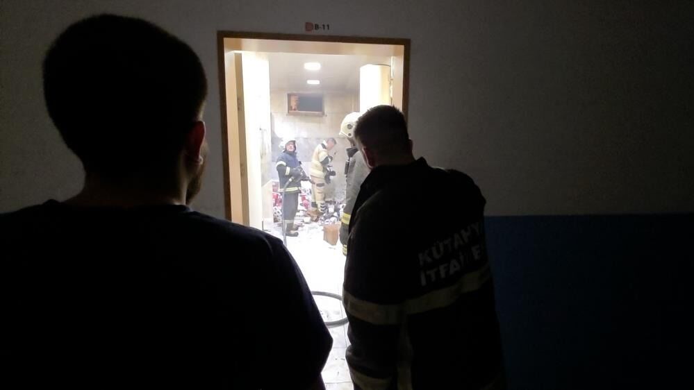 Kütahya Evliya Çelebi İlkokulu'nun Bodrum Katında Yangın 111