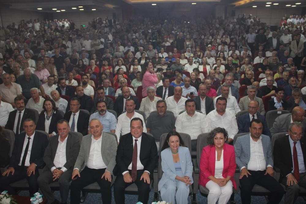 Manisa'da 15 Chp'li Belediye Başkanı Yeni̇ Parti'ye Katıldı 22