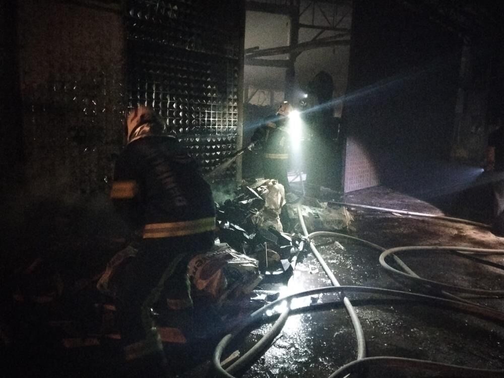 Marangozhanede Çıkan Yangın Paniğe Neden Oldu 111