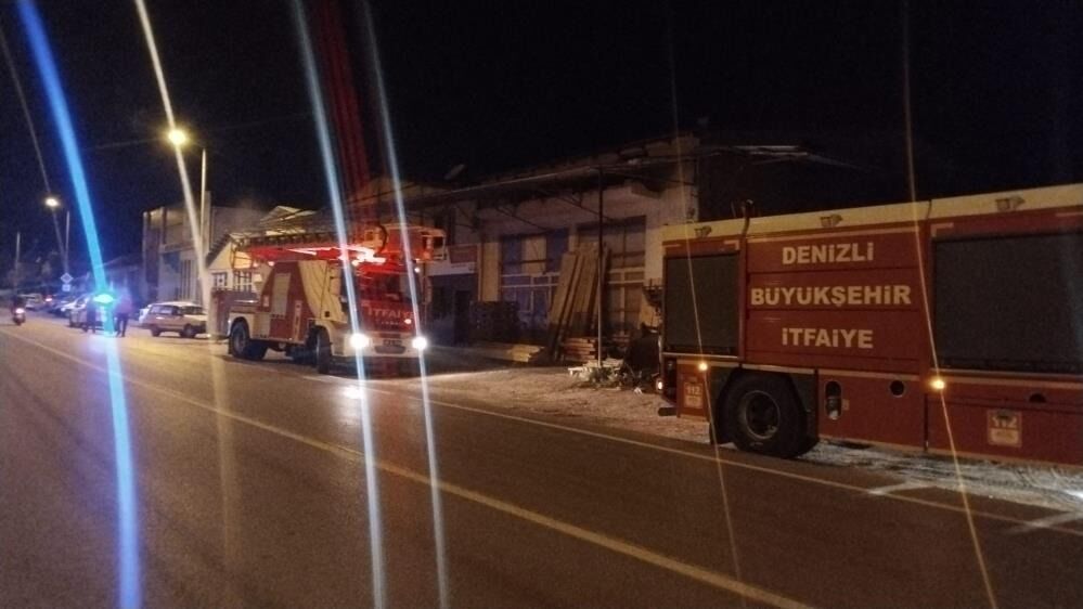Marangozhanede Çıkan Yangın Paniğe Neden Oldu