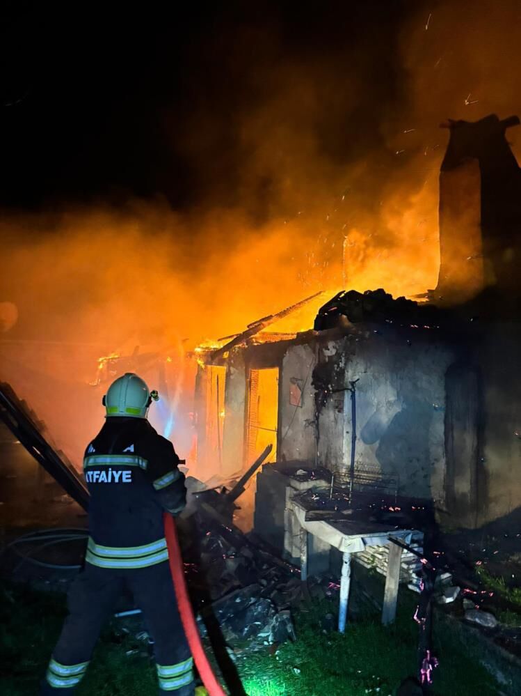 Muğla Itfaiyesi 6 Ayda 2 Bin 241 Vakaya Müdahale Etti (2)