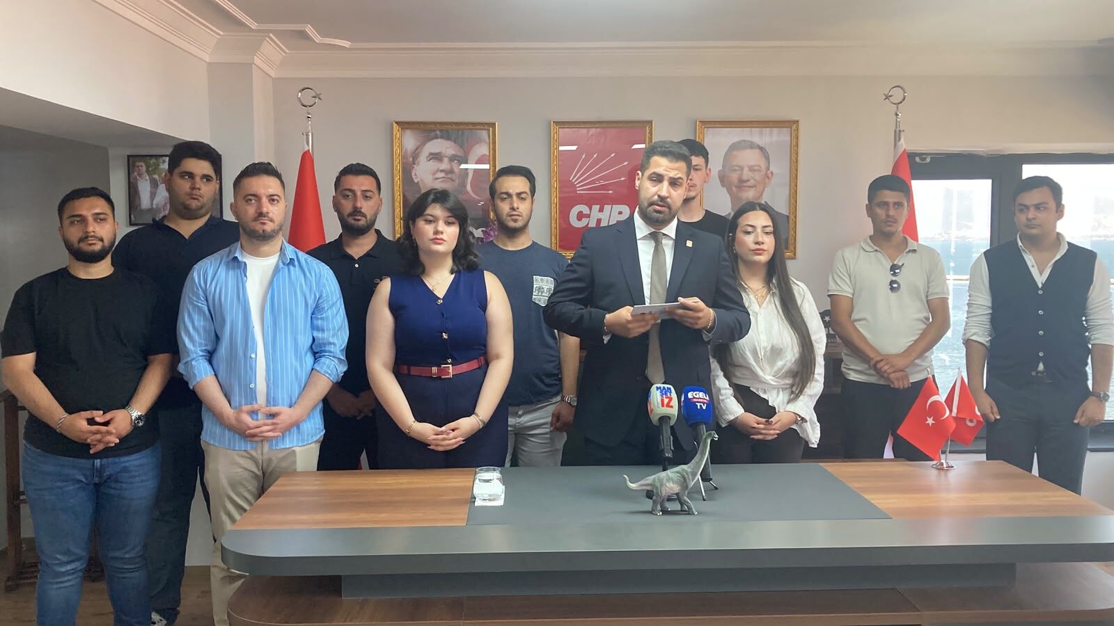 Nalbantoğlu’nun ‘Çoluk Çocuk’ Sözlerine ‘Dino’ Tepkisi Gençliği Küçümseyen Anlayışı Kabul Etmiyoruz! (4)
