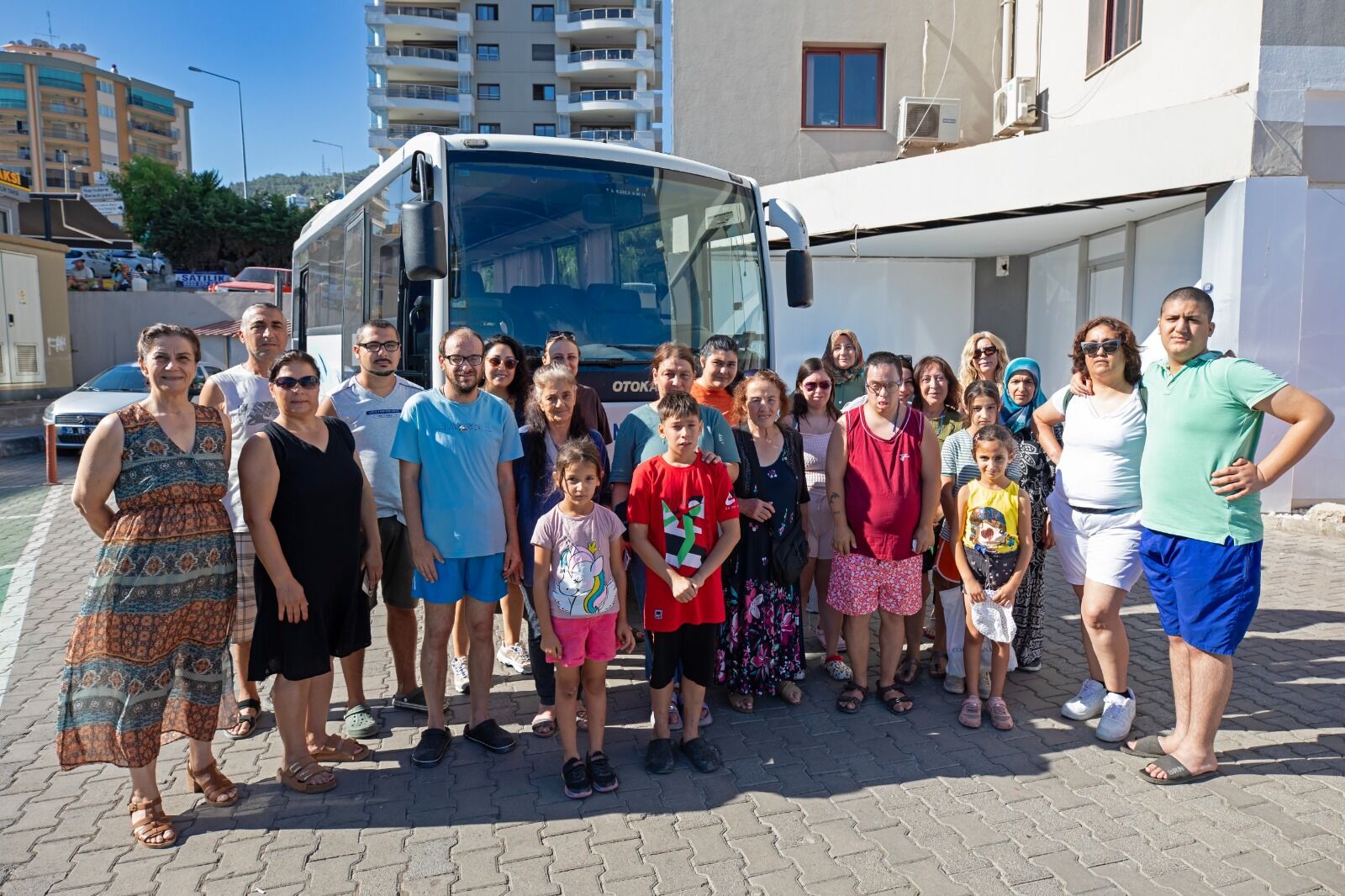 Narlıdere Belediyesi Özel Gereksinimli Bireyleri Denizle Buluşturdu (1)