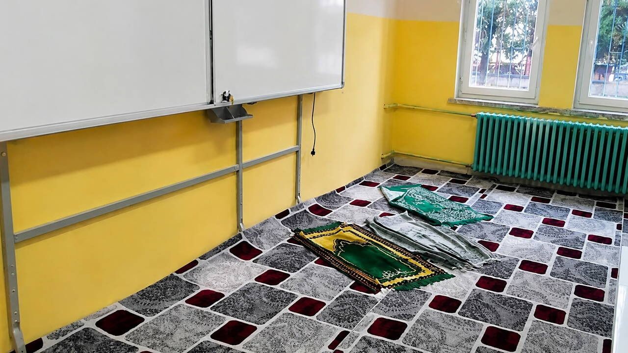 Okullar Için Cuma Mescidi
