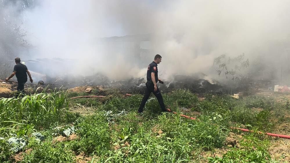 Saman Balyalarından Başlayan Yangın Eve Sıçradı 111
