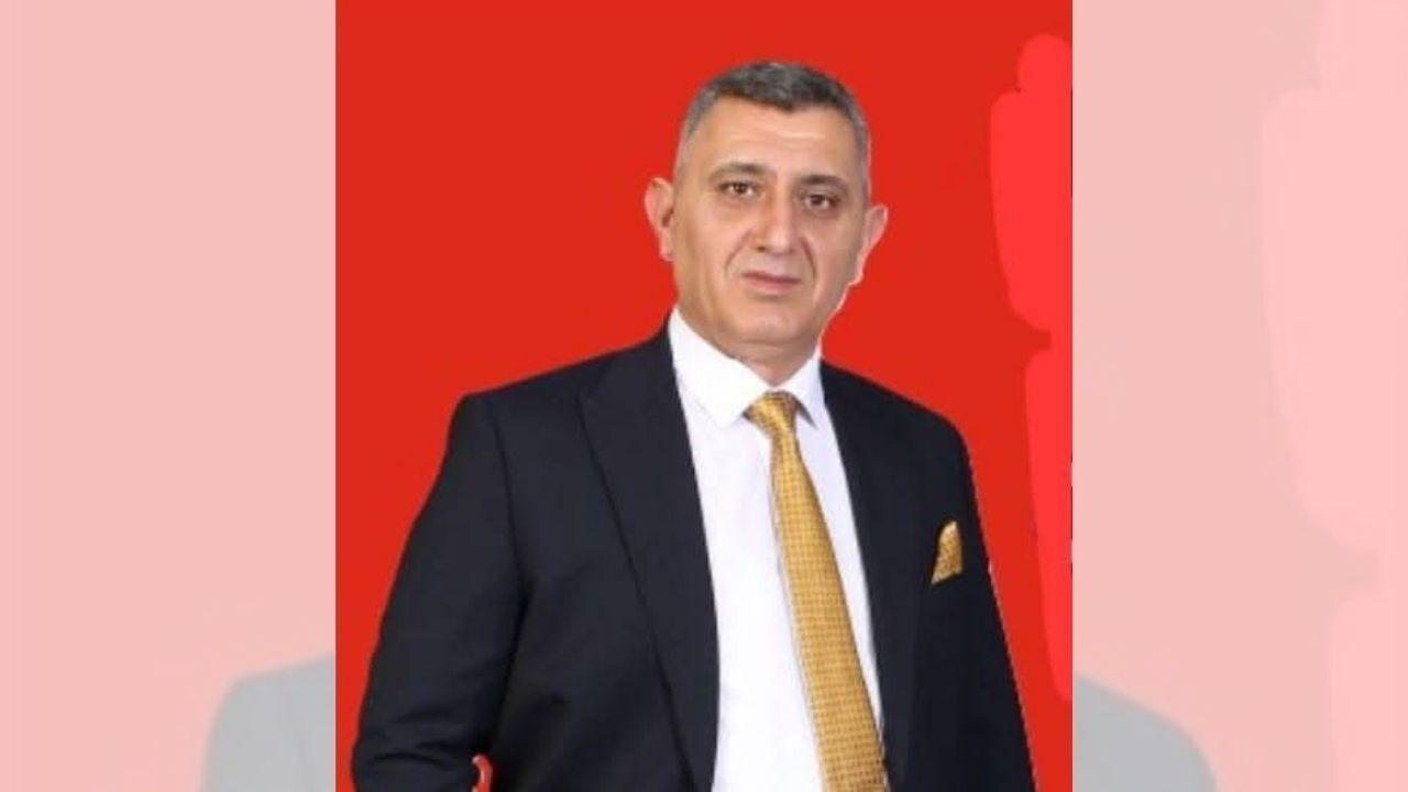 Denizli’de Akhan Muhtarı Ertaş, gençliği esir alan yasaklı madde belasına karşı mahallenin tek kurtuluşunun acilen yapılacak bir lise olduğunu vurguladı. Ertaş, eğitim için yetkililere “acil yatırım” çağrısında bulundu.