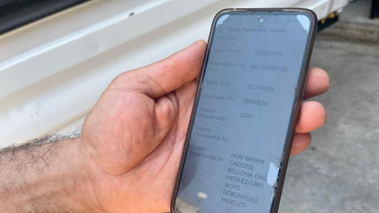 İzmir’de yaşayan mobilya ustası Abdullah Erdal, ömründe hiç gitmediği Siirt’te kamyonetine kesilen binlerce liralık ters yön cezasıyla şaşkına döndü. “Siirt’i sadece televizyondaki haberlerden bilirim” diyen Erdal, yetkililere seslendi.
