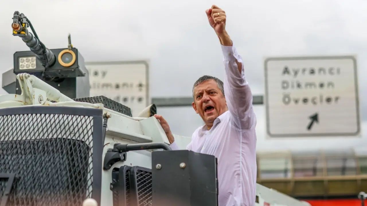 Ankara'da sıcak saatler: Yeni Parti’nin kuruluş dilekçesi veriliyor
