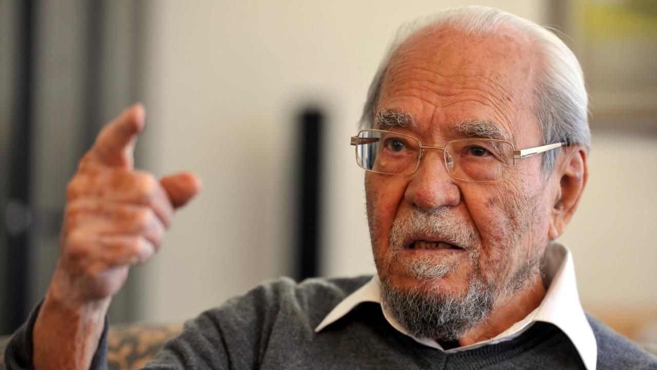 Aramızdan ayrılışının 10. yılında anılan Prof. Dr. Halil İnalcık, tarihin yalnızca savaşlardan ibaret olmadığını; ekonomi, hukuk, toplum ve kültürle bir bütün olduğunu gösterdi. Belgeye dayalı yöntemiyle çığır açan "Tarihçilerin Kutbu" eserleriyle dünya tarihçiliğine yön vermeye devam ediyor.