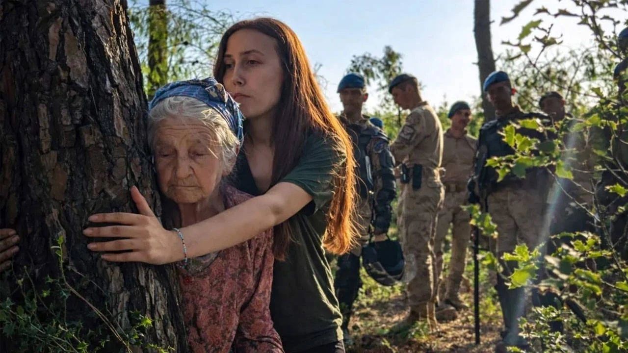 Muğla’nın İkizköy Mahallesi'nde termik santral için başlatılan acele kamulaştırma sürecinde mahkeme, Danıştay'daki dava sonuçlanana kadar yargılamayı durdurma kararı aldı.