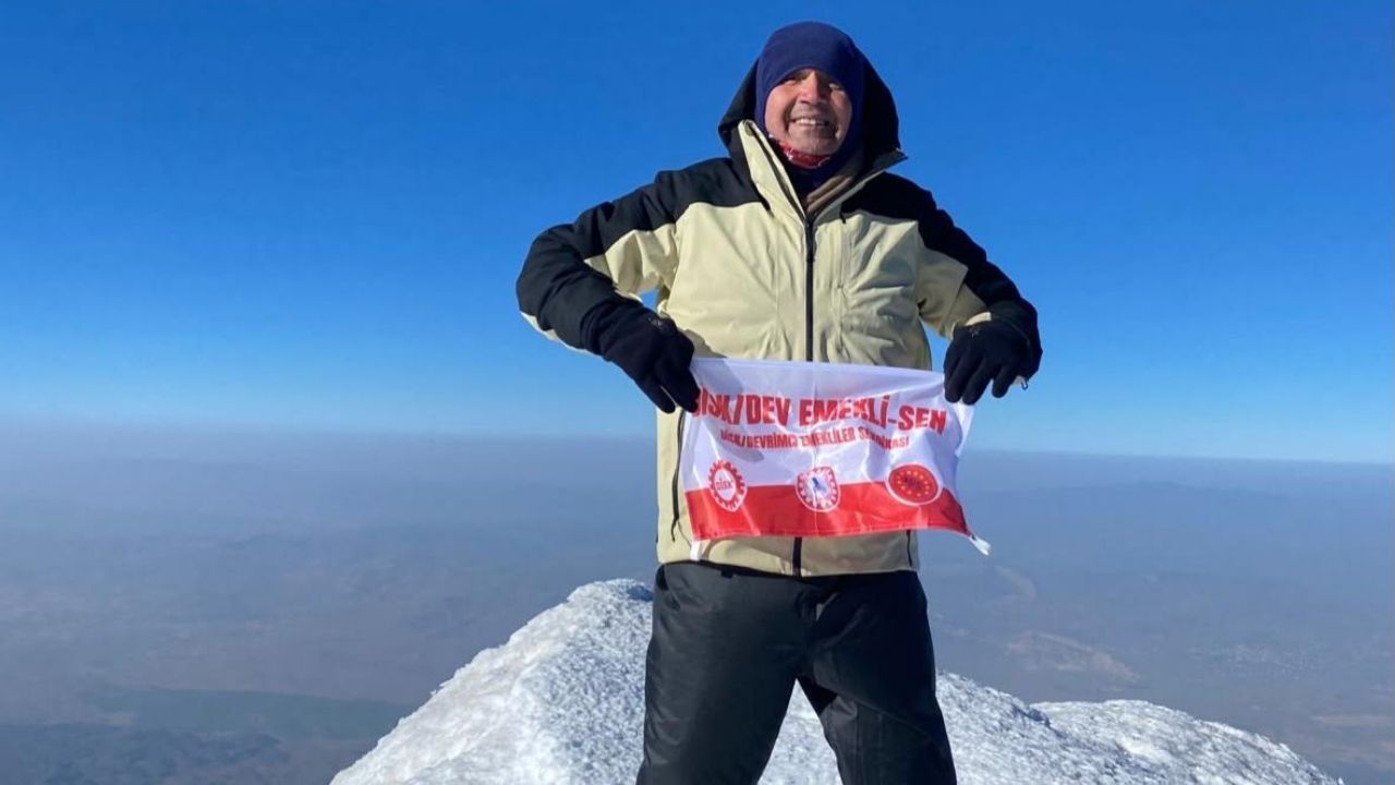DİSK Dev Emekli-Sen Güzelbahçe Şube Başkanı ve doğa sporcusu Mehmet Tuncer, emeklilerin taleplerini Ağrı Dağı’nın zirvesine taşıdı.