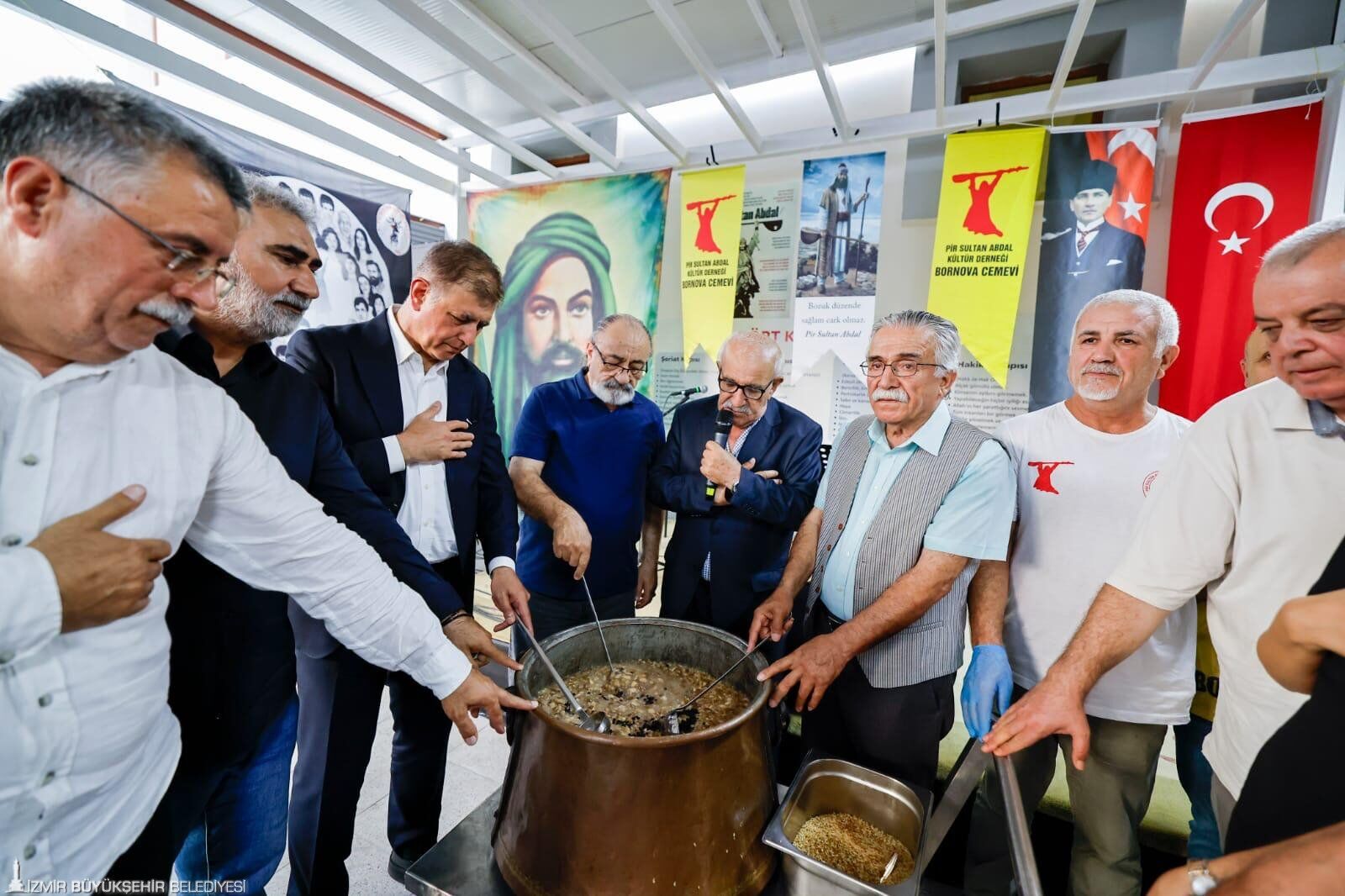 Tugay'dan Bornova Cemevi'nde Net Mesaj 'Yanlışın Önünde Asla Eğilmeyeceğiz' (4)