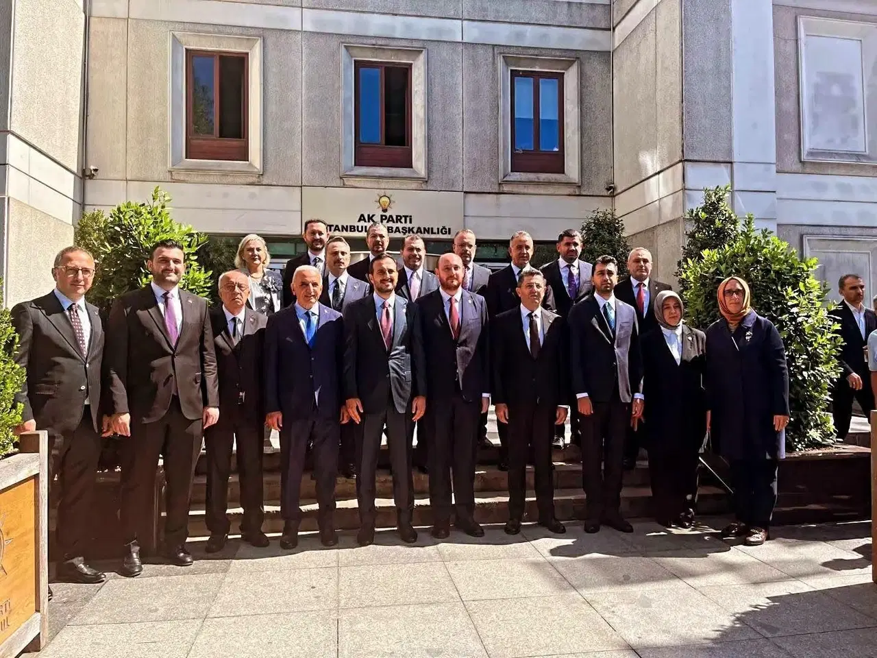 1Tuzla Belediyesi'nde Ak Parti Geçişi Sonrası Ilk Istifa Geldi!