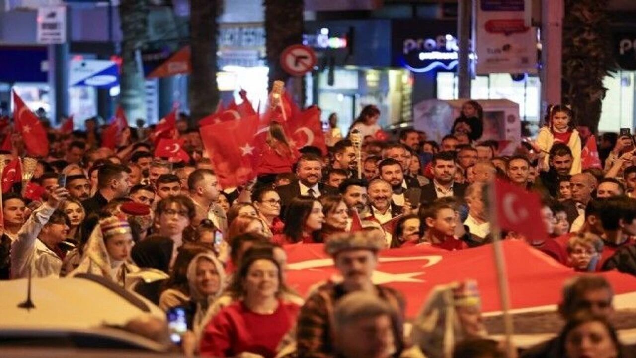 30 Ağustos Coşkusu Buca’yı Sarıyor Zafer Bayramı Yürüyüşü Ne Zaman, Saat Kaçta (2)