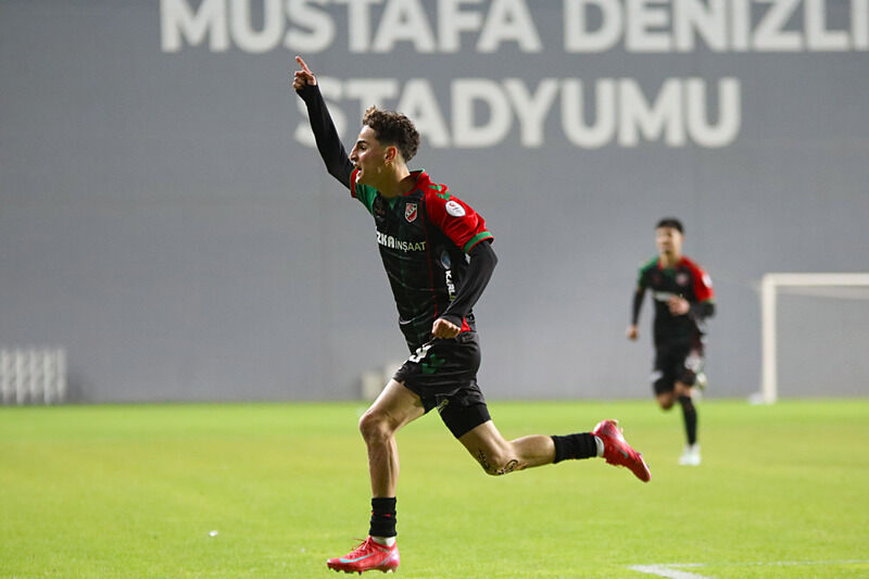 3Aliağa Fk Adem’i Istiyor Fenerbahçe’nin Yeni Transferi Tekrar İzmir’e Mi Dönüyor