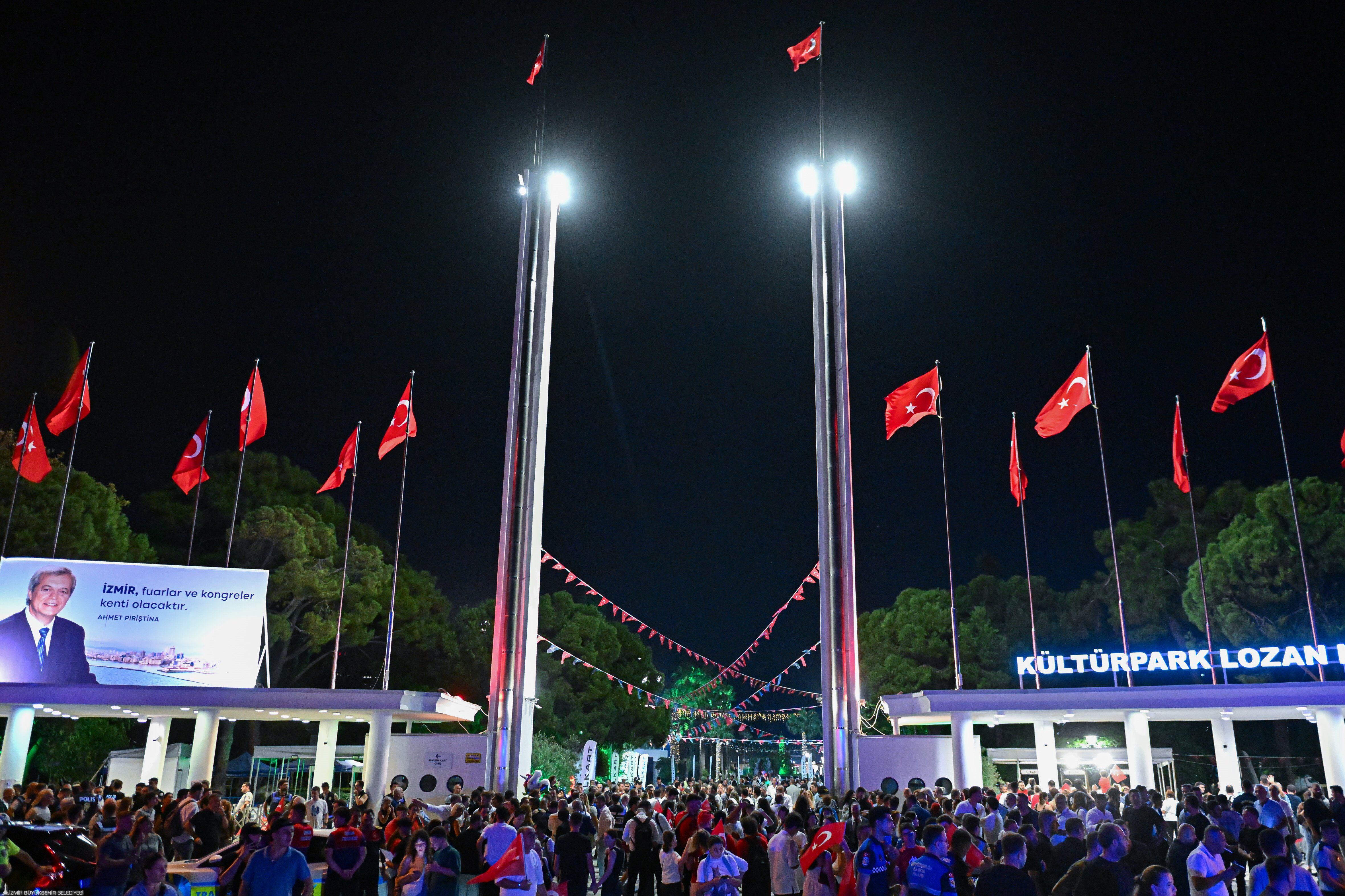 95. İef'de Yıldız Rüzgarı Çim Konserleri'nin Programı Belli Oldu (1)-1