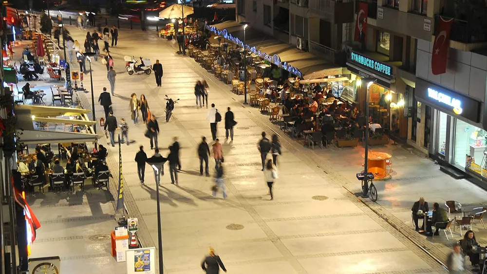 Ak Parti'den Kıbrıs Şehitleri Çıkışı İzmir'in Vitrini Yenilenmeyi Bekliyor! (1)-3