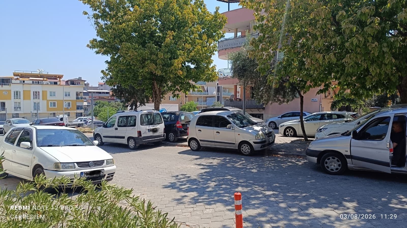 Akkonak Mahallesi’nde Otopark Sorunu Büyüyor (2)
