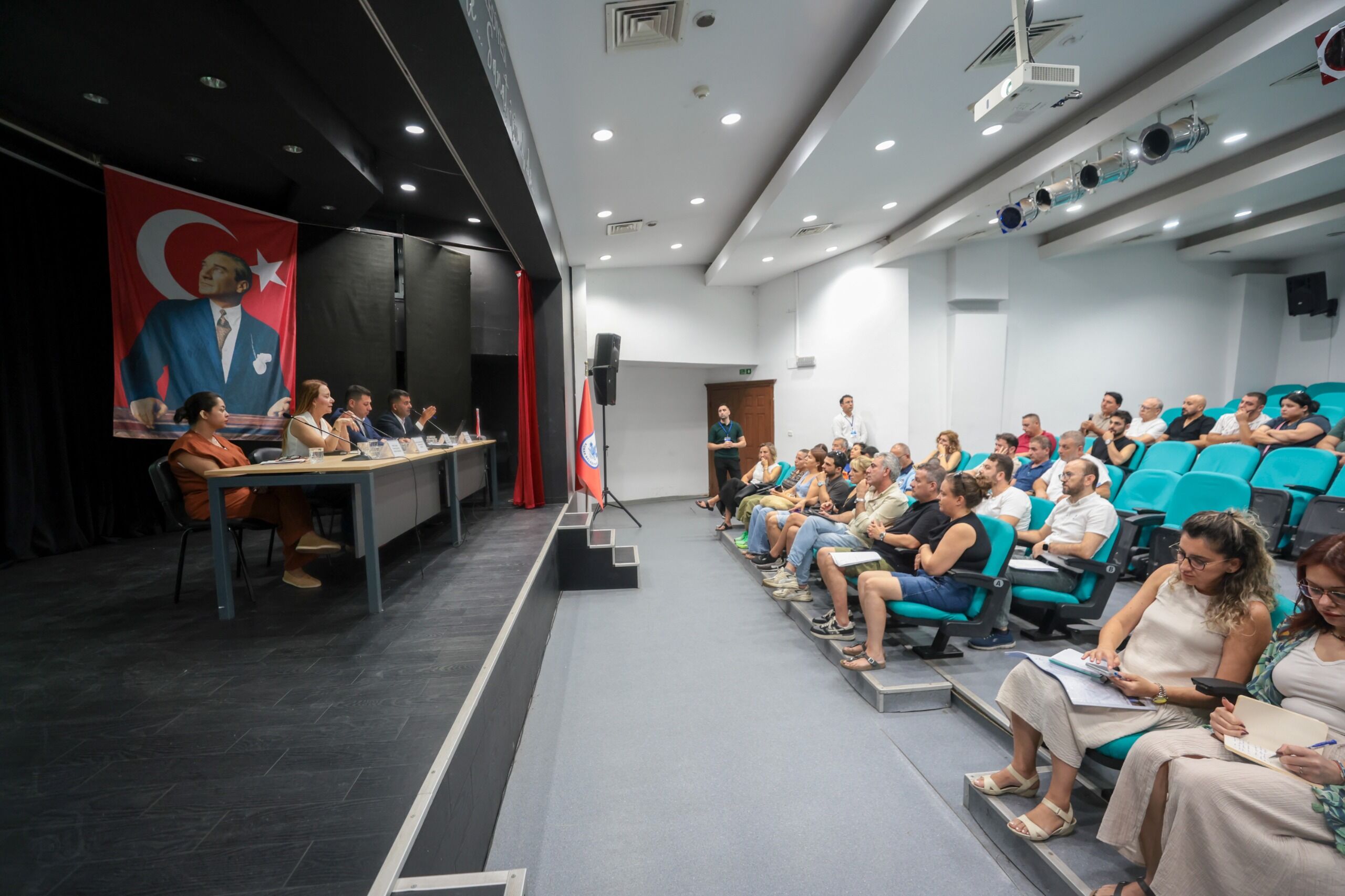 Alsancak’ta Iki Sokak Için Yeni Tasarım Konak Belediyesi Projeyi Tanıttı (1)