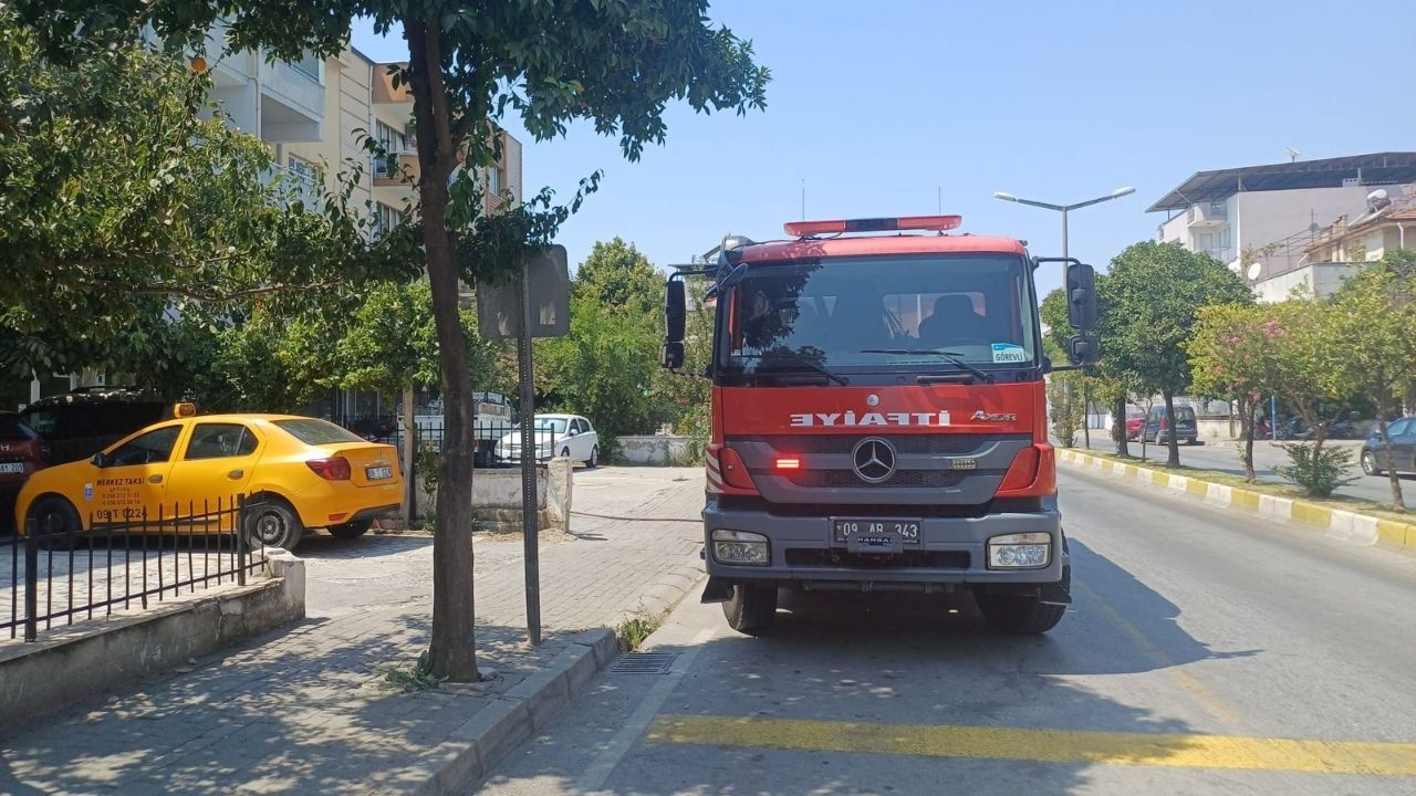 Aydın'da Apartman Bahçesinde Yangın Paniği3