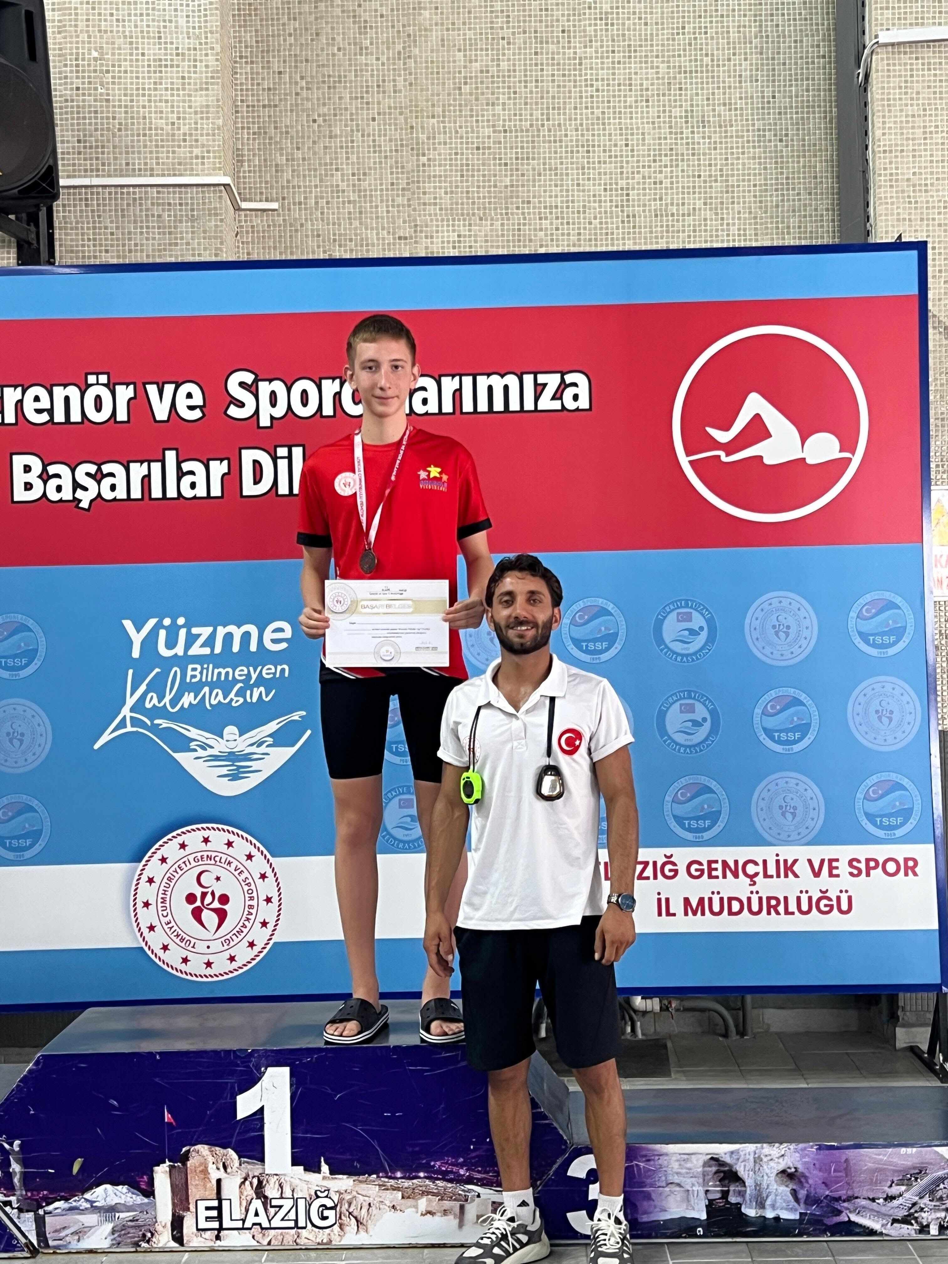 Aydınlı Yüzücüler Elazığ’dan Dereceyle Döndü