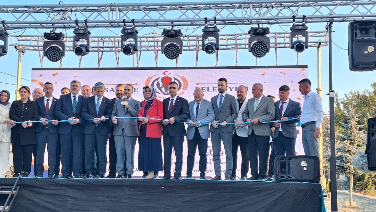 Bakan Kacır Herkes Kendine Yakışanı Yapar