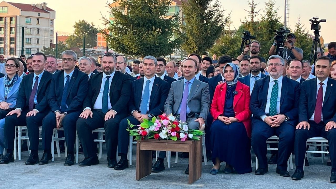 Bakan Kacır Herkes Kendine Yakışanı Yapar1