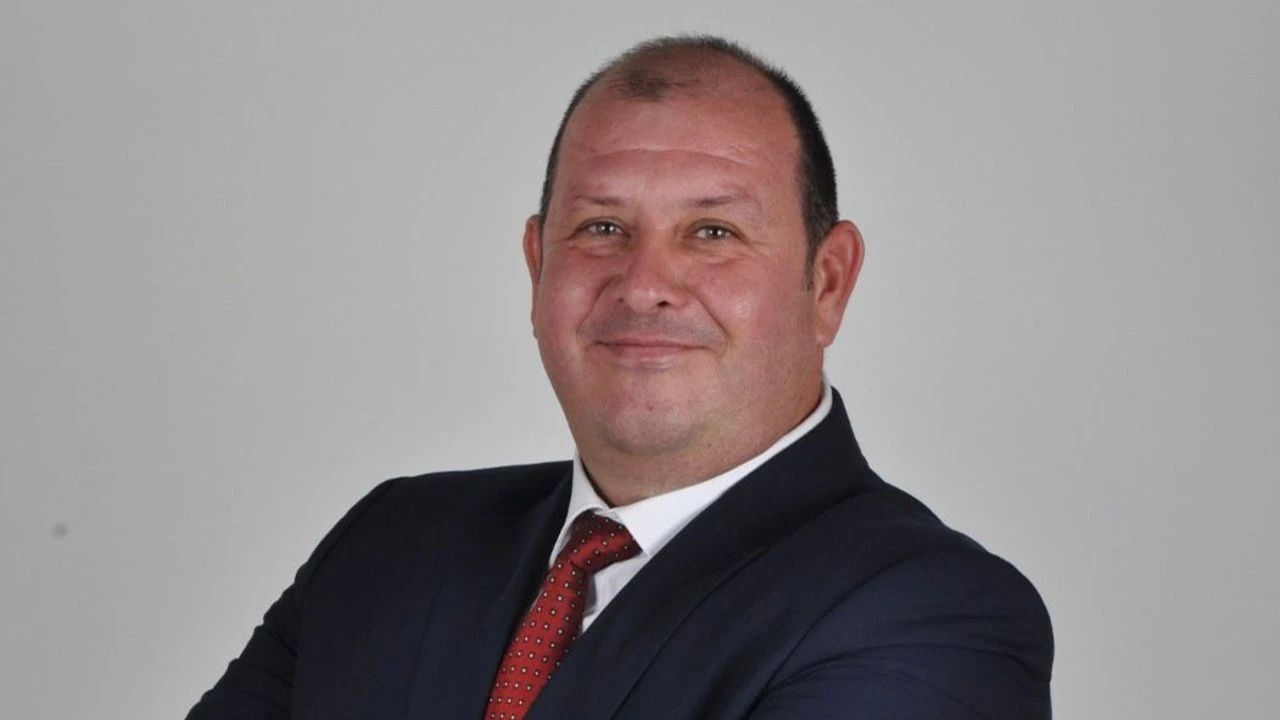 Menderes Belediye Başkanı İlkay Çiçek'e görevden uzaklaştırma!