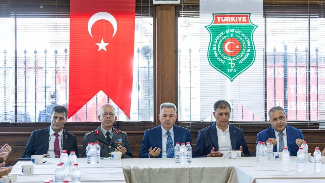 Başkan Tugay, Şehit Aileleri Ve Gazilerle Buluştu Bağımsızlık Mühürlerisiniz2