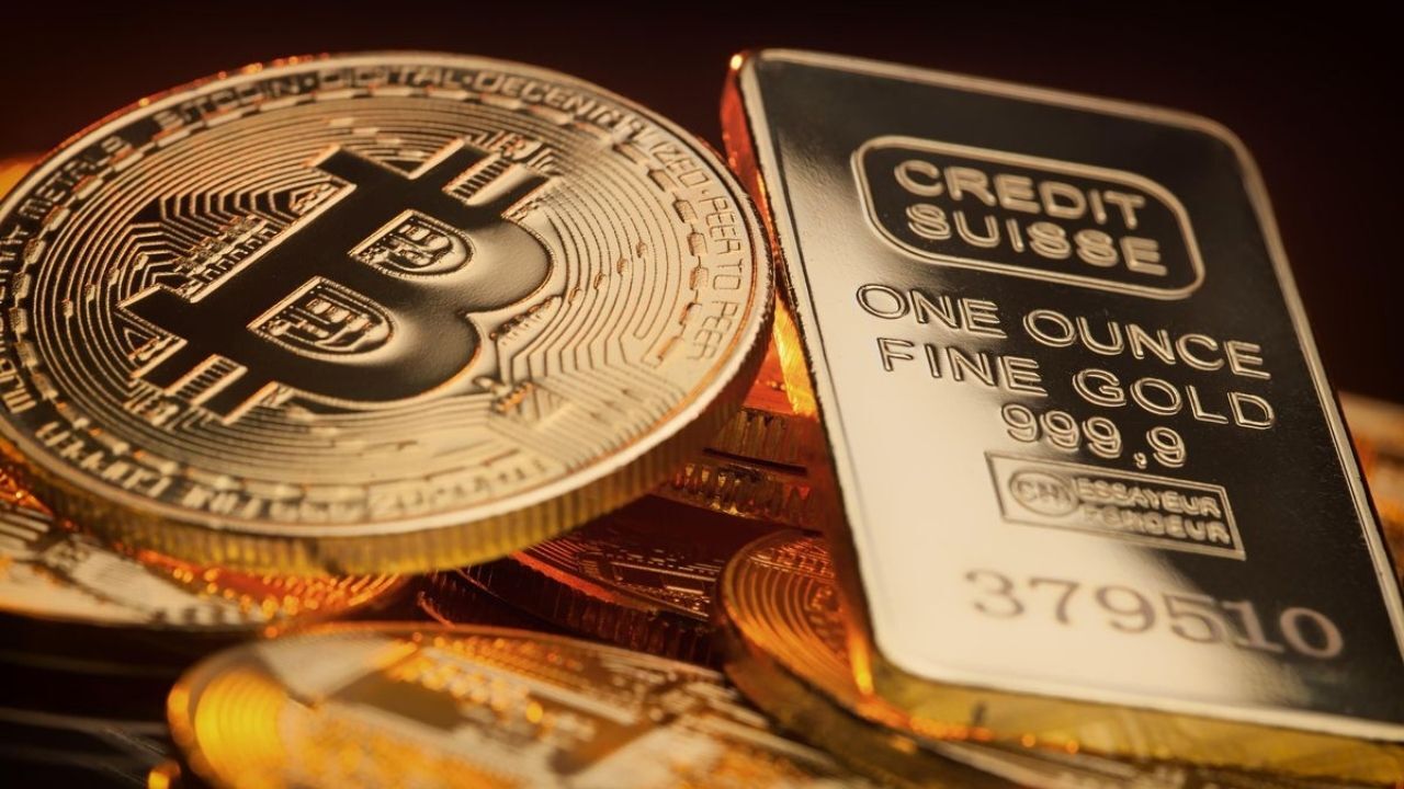 Bitcoin'de Tarihsel Ayrışma Borsa Hisselerinden Uzaklaşıp Altına Yaklaştı