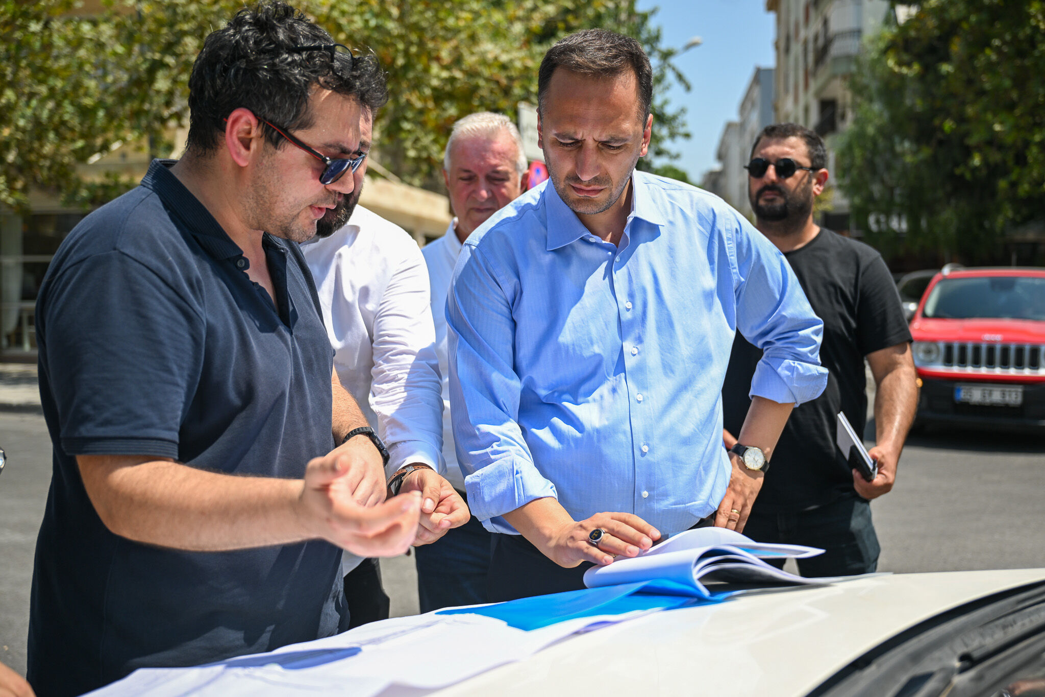 Bornova Belediyesi, Zafer Ve Süvari Caddelerinde Yol, Refüj Ve Işıklandırma Çalışması Başlattı. Bölgeye 400 Araçlık Kapalı Otopark Yapılacak (1)