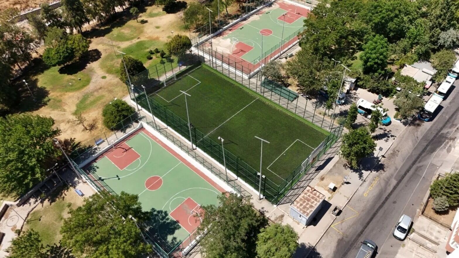 Bornova'da 4 Halı Saha Yenilendi, Yeni Tesisler Yolda (2)
