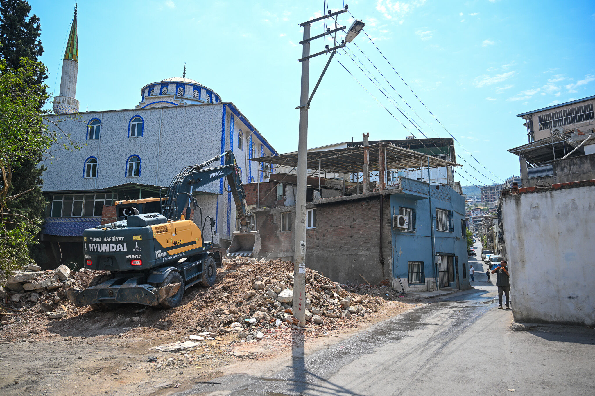 Bornova’da Kandere Trafiği Için Kamulaştırma Ve Yıkım! (5)