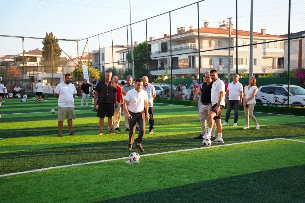 Çeşme’de Yenilenen Halı Sahalarda Spor Etkinlikleri Başladı İşte Takvim (3)