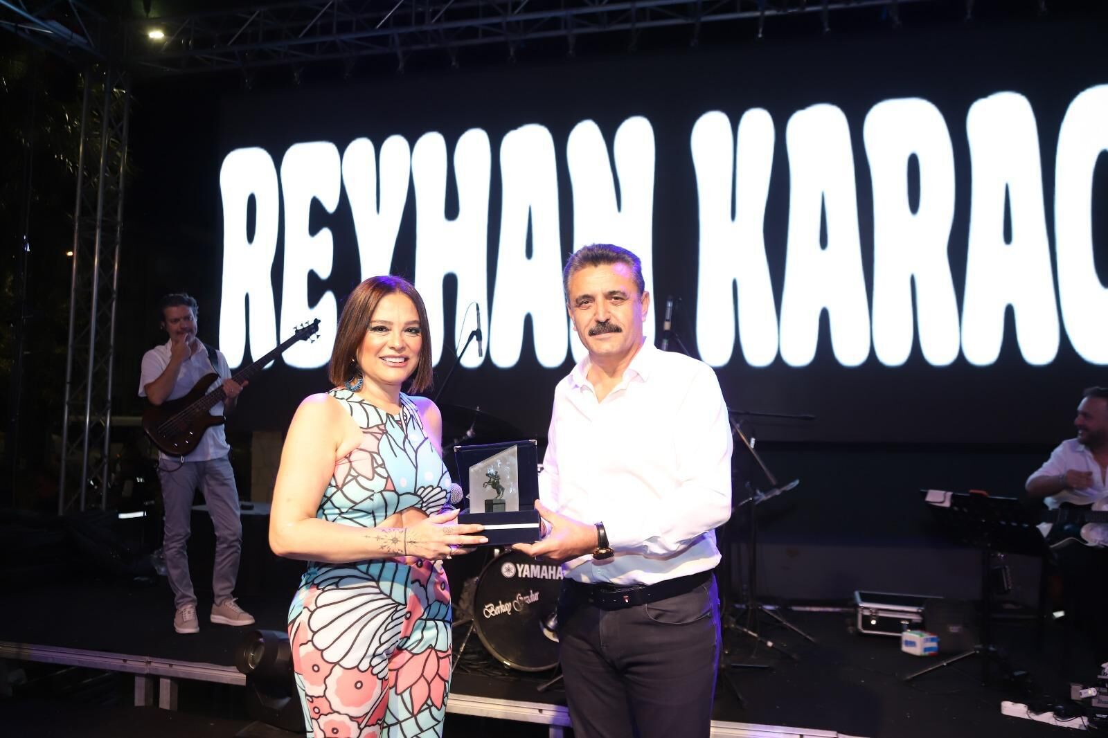 Dikili'de 30 Ağustos Zafer Bayramı Coşkusu Konserle Kutlandı (4)