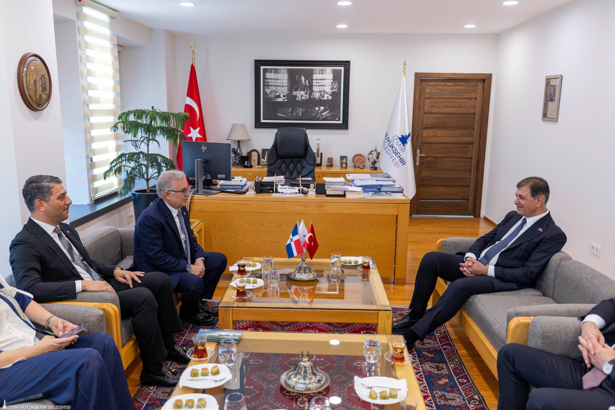 Dominik Büyükelçisi’nden İzmir’e Övgü Hayranım (3)