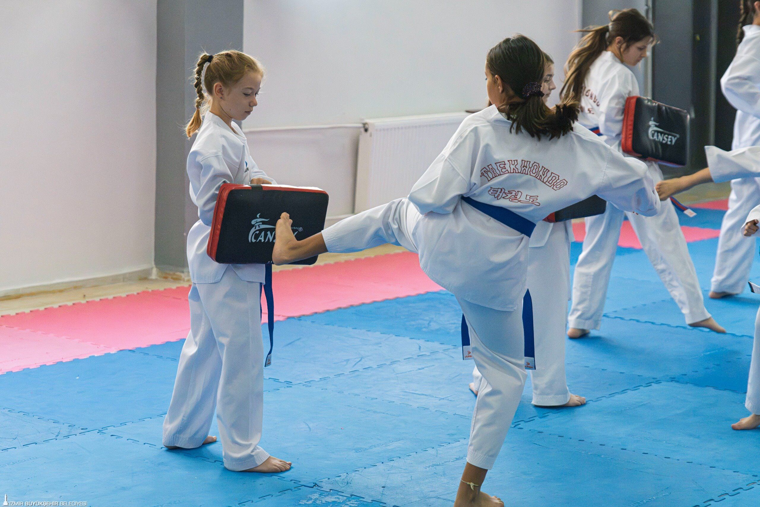 İzmir’de yaz okullarında 8 bin 300 çocuk spor yapıyor-3