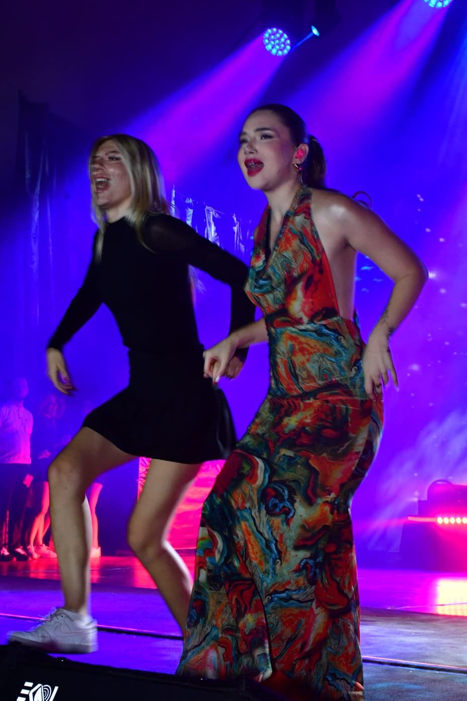 Ece Mumay’dan Arhavi’de Çay Tarlalarından Sahneye Horonlu Final (2)