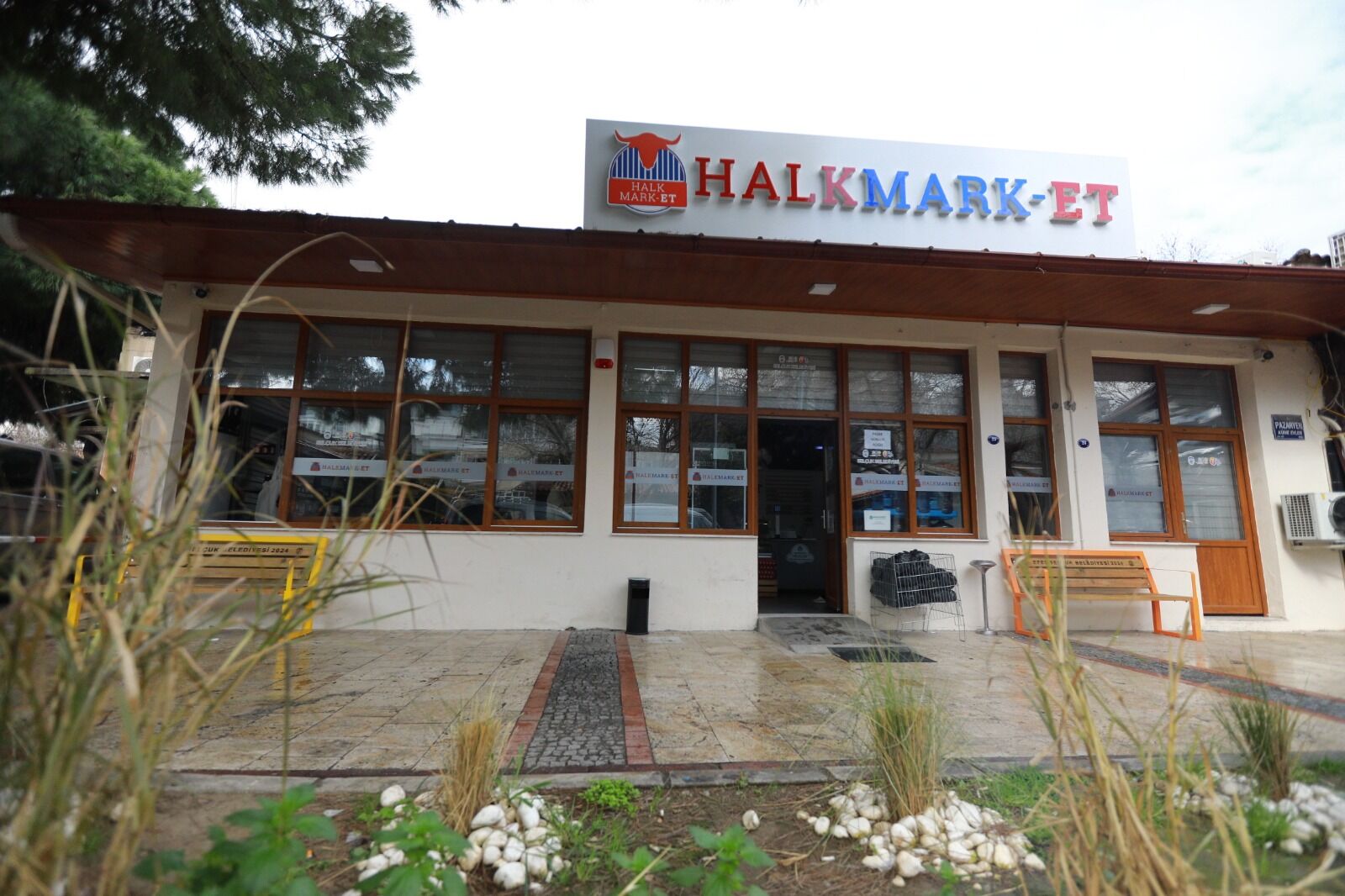Efes Selçuk’ta Bütçe Dostu Gıda Hamlesi Halk Mark Et Vatandaşın Yanında! (2)