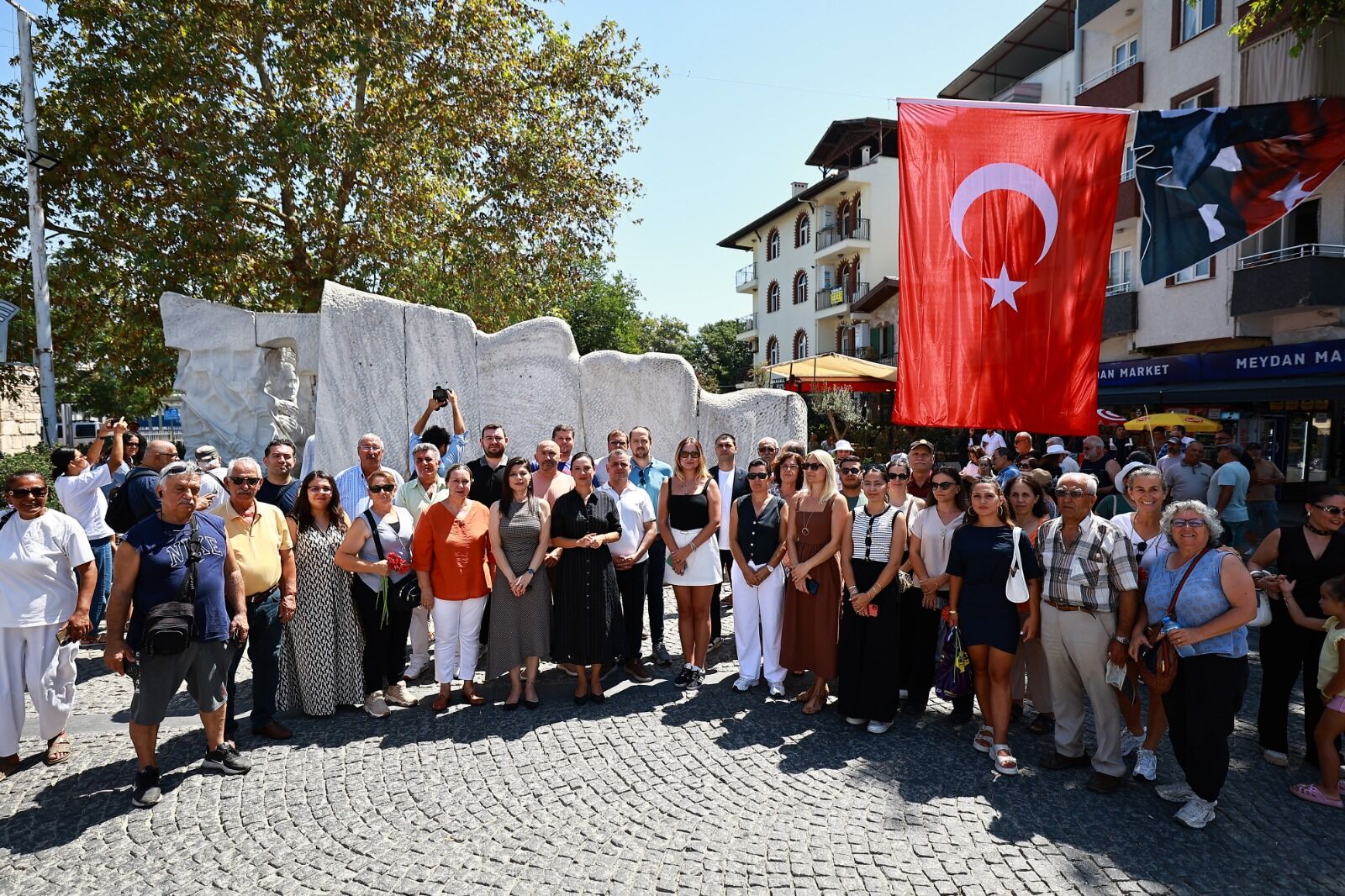 Efes Selçuk’ta Büyük Taarruz’un 104. Yılı! Atatürk’ün Silüeti Duygulandırdı (1)